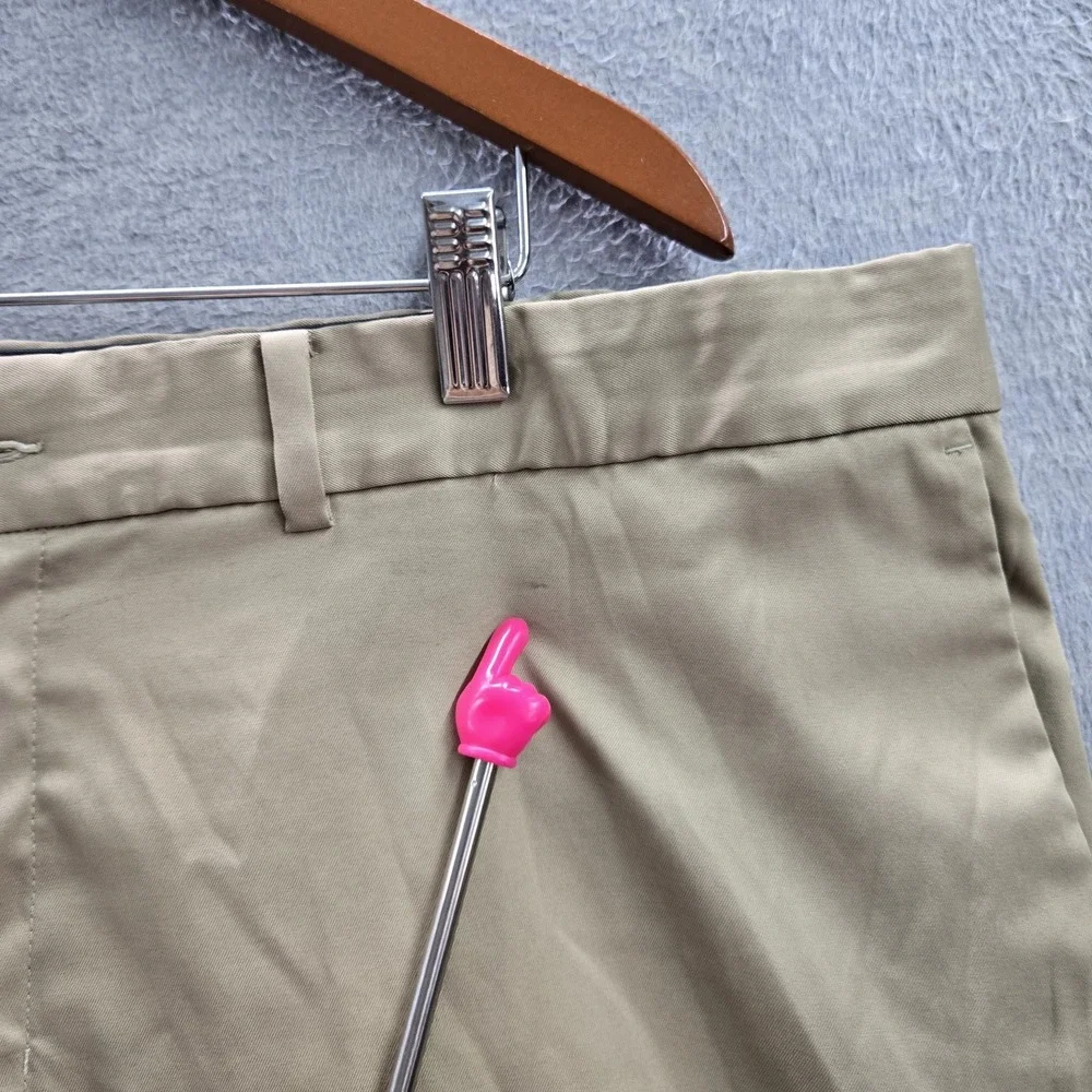 Nike Men Shorts 40 Khaki Embroidered Chino Dri-Fit Standard Fit Golf Shorts READ